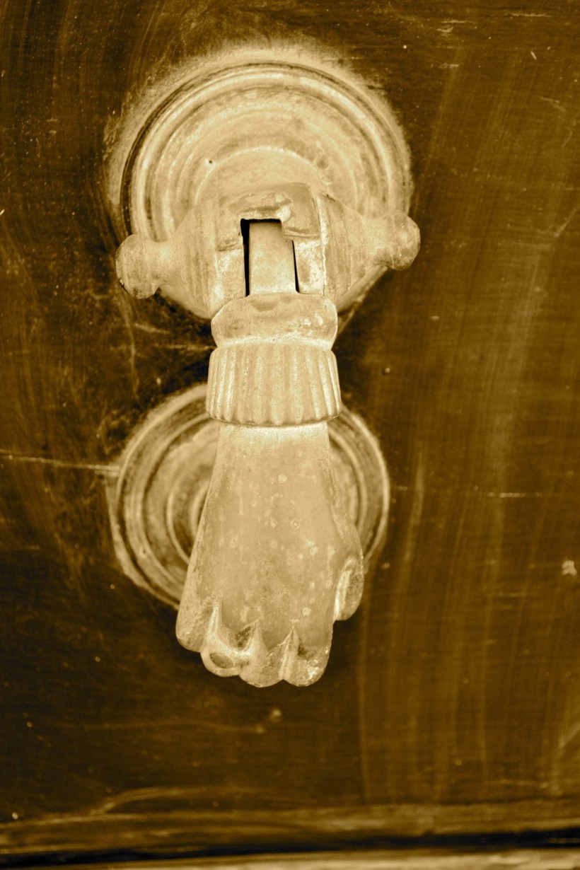 door knocker
